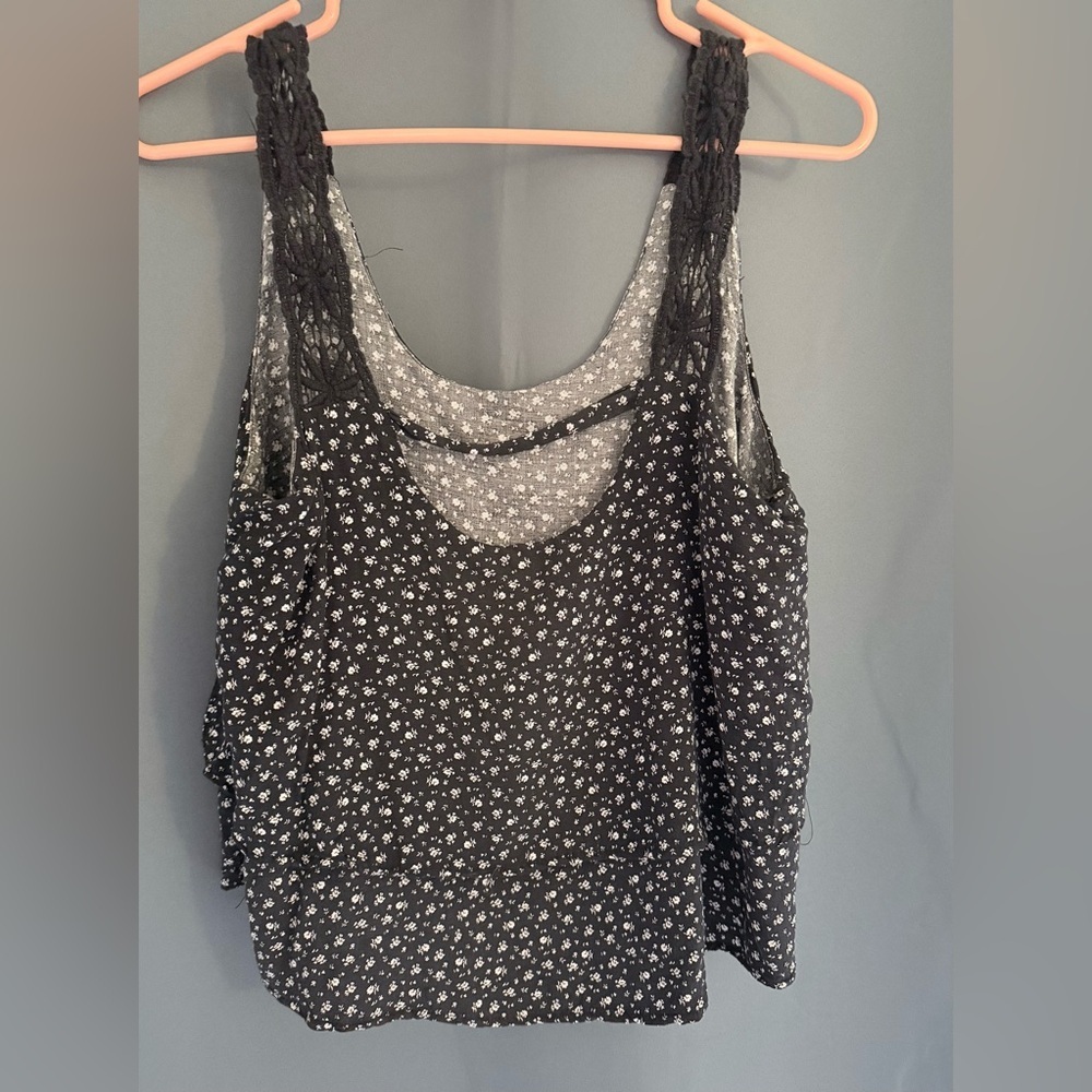 En Crème Navy Floral Two-Tier Ruffle Top - size small - Picture 2 of 4